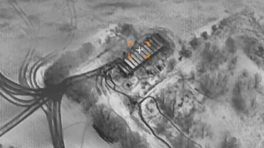 Минобороны показало кадры уничтожения складов с боеприпасами ВСУ