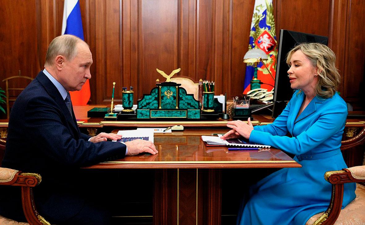 Владимир Путин и&nbsp;Светлана Радионова во время встречи в Кремле