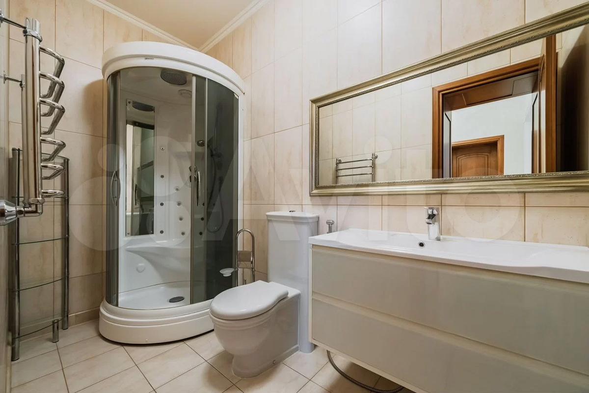 Как выглядят самые дорогие продающиеся в мегаполисах России дома