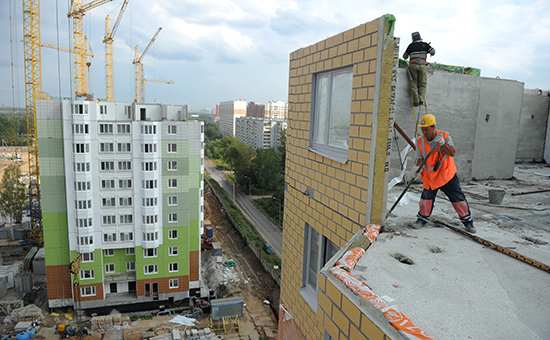 Рабочие группы компаний СУ-155 на строительстве жилого комплекса для военнослужащих в Химках, 2012 год