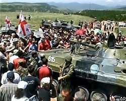 В Тбилиси продолжается масштабный митинг оппозиции