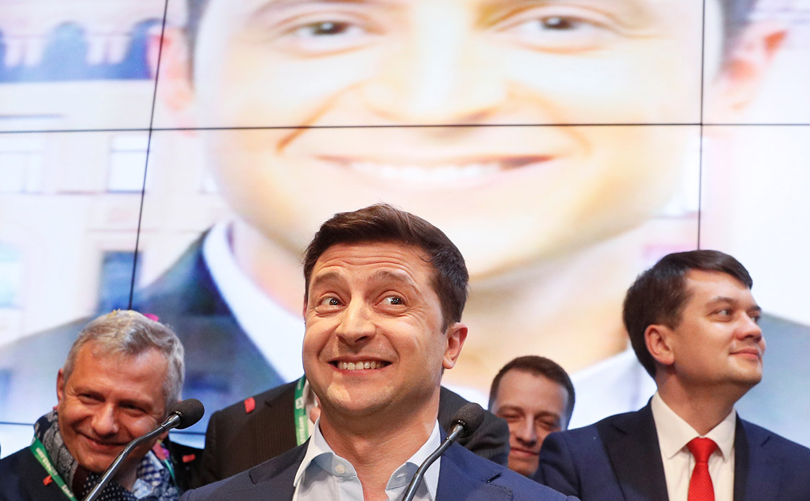 Зеленский побеждает на выборах президента Украины по первым данным экзит-полов