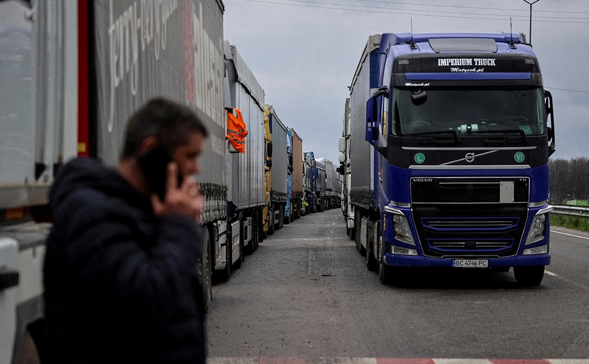 Roman Baluk / File Photo / Reuters