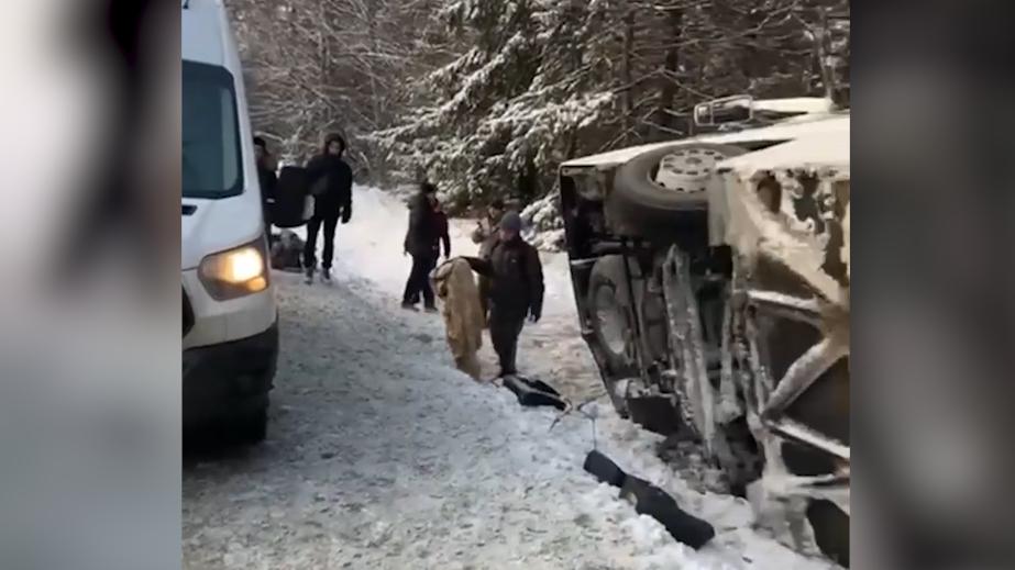 В Карелии семь человек пострадали в ДТП с туристическим автобусом