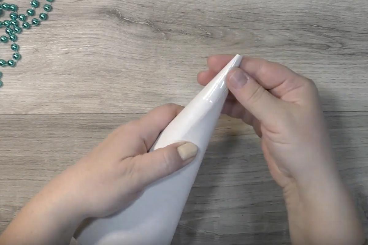 Как сделать новогоднего гнома из ниток