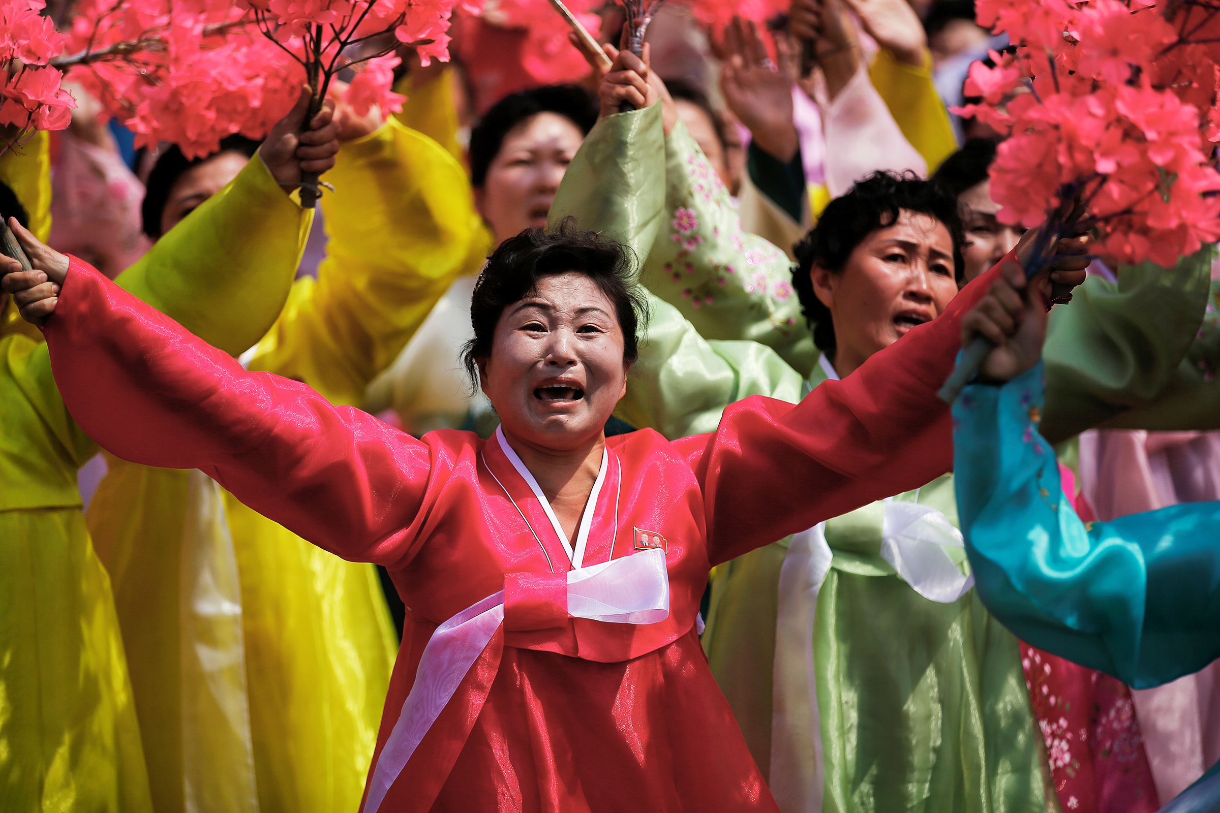Традиционно перед парадами работающим в Пхеньяне на производстве увеличивают производственный план. Этот период называют битвой.