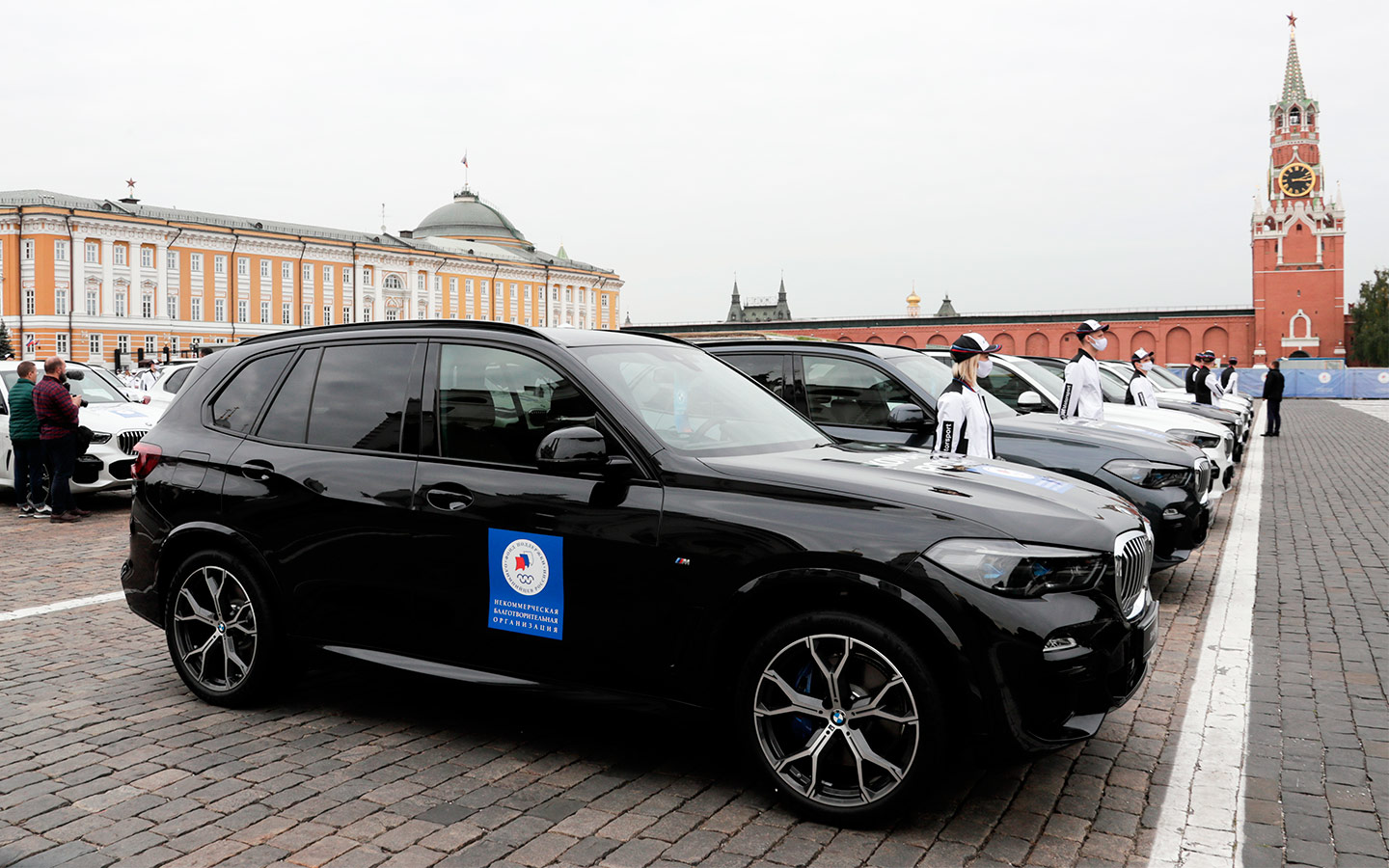 Российским олимпийцам разрешили продать подаренные машины
