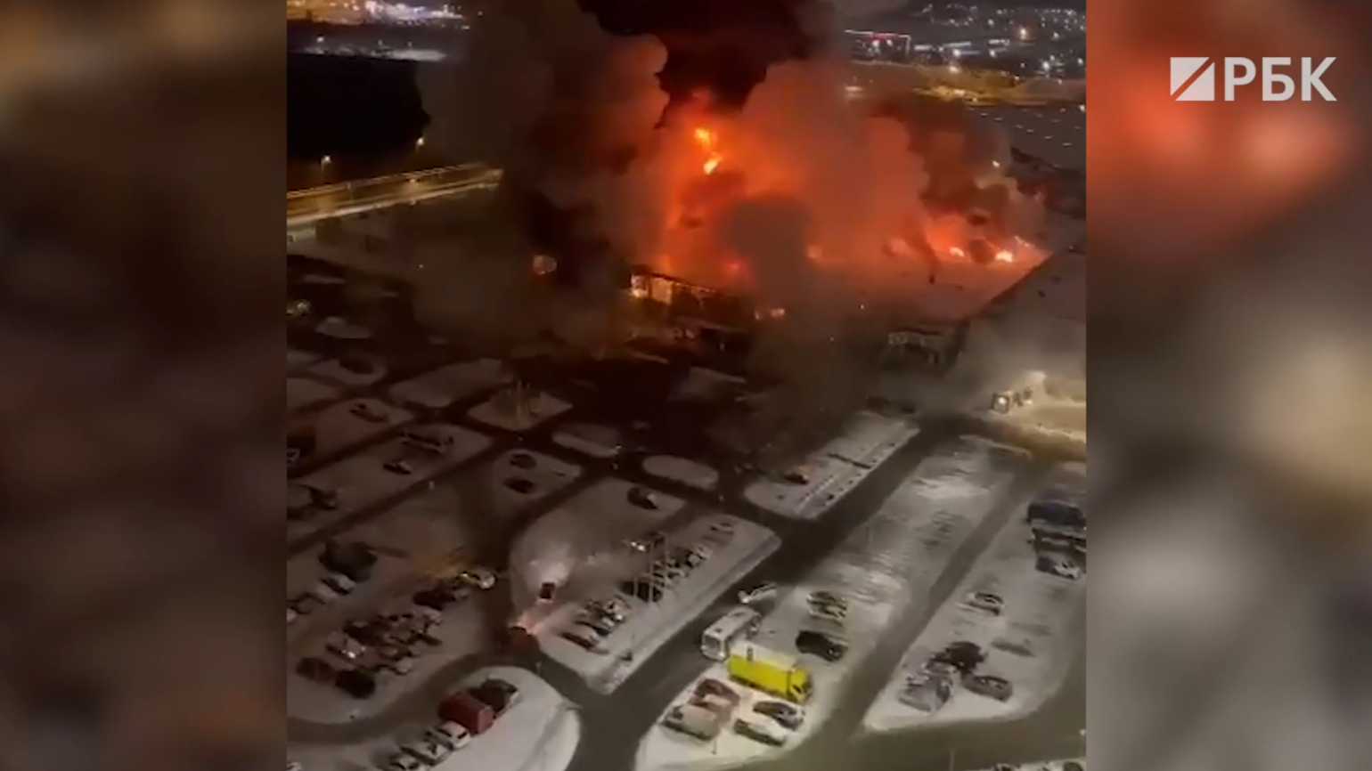 Взрывы при пожаре в ТЦ «Мега Химки». Видео