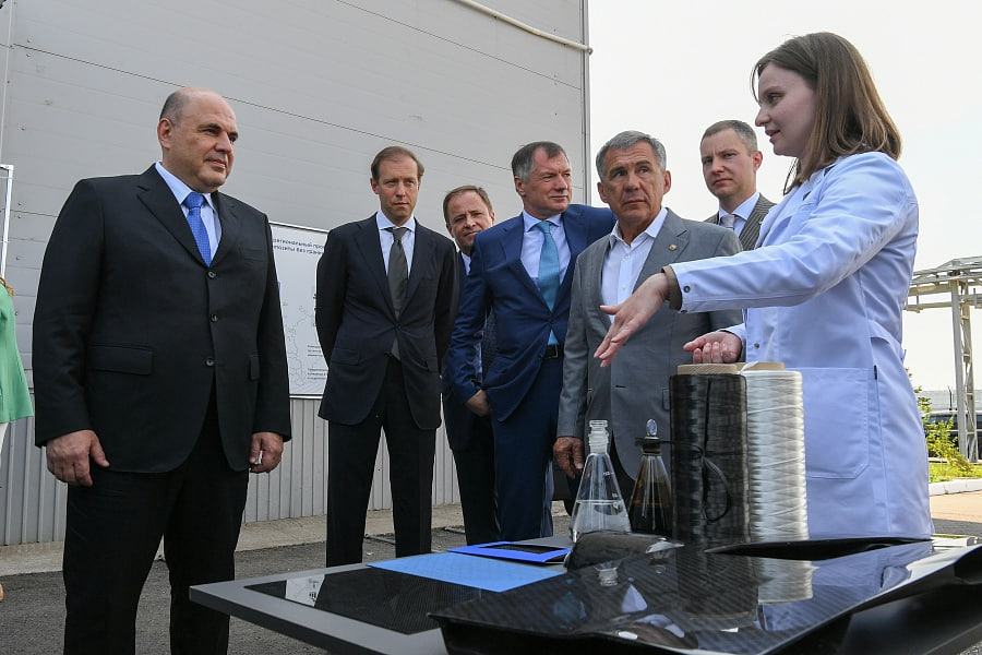 Слева – направо: премьер-министр РФ Михаил Мишустин, Денис Мантуров (тогда глава минпромторга РФ), вице-премьер РФ Марат Хуснуллин, раис РТ Рустам Минниханов и гендиректор ОЭЗ «Алабуга» Тимур Шагивалеев, 2020 год. 