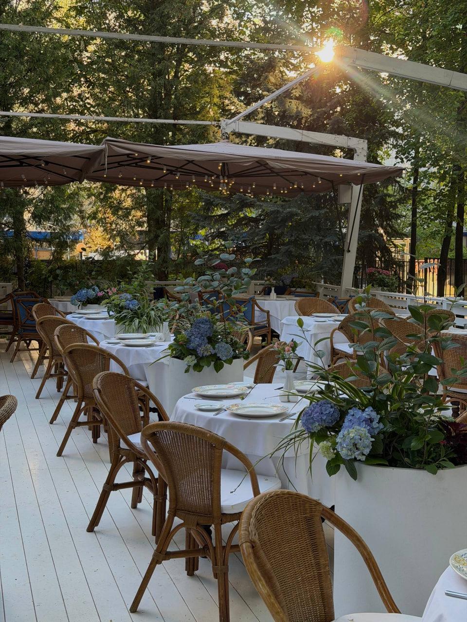 Веранда ресторана Sirena