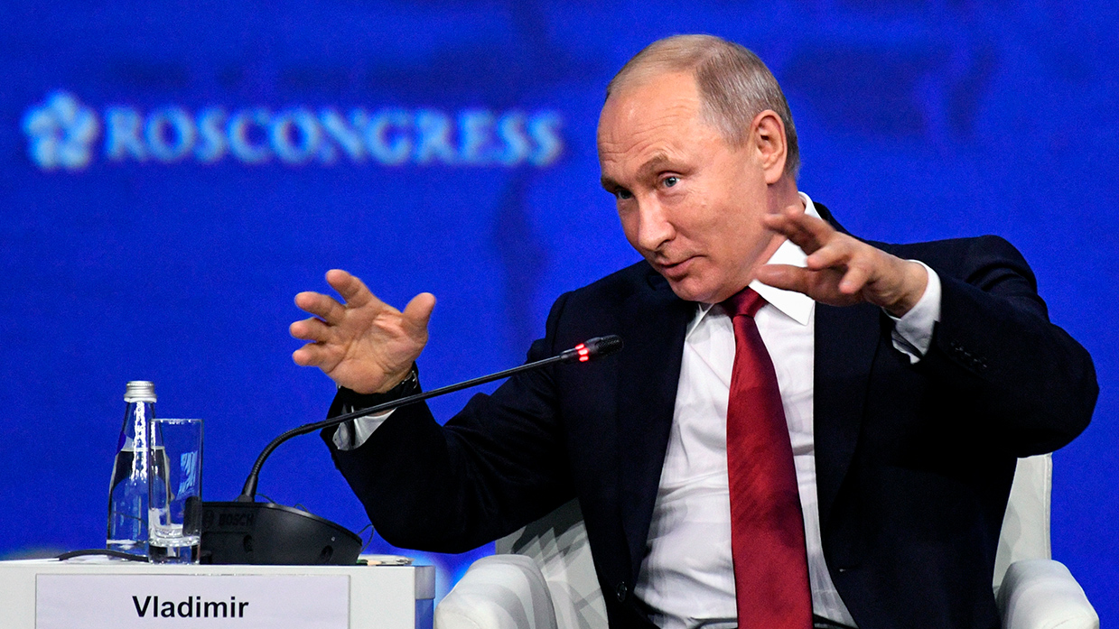 Путин ответил на вопрос о лидерстве в экономике пословицей о двух тиграх