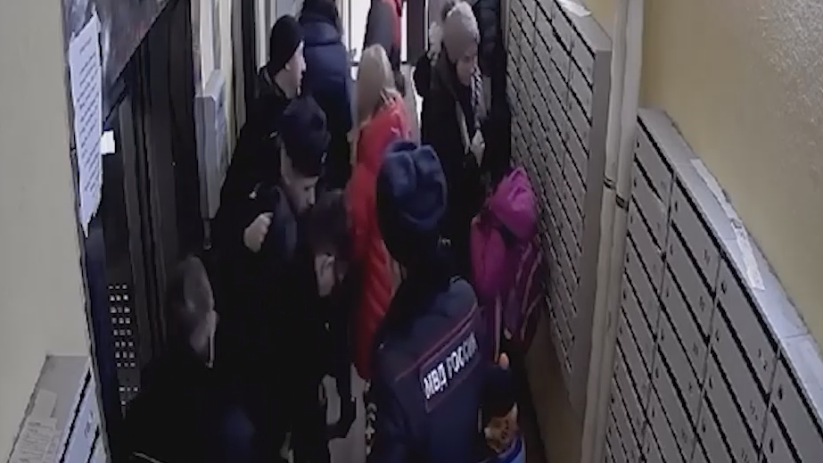 Причиной падения лифта в Петербурге назвали «человеческий фактор»