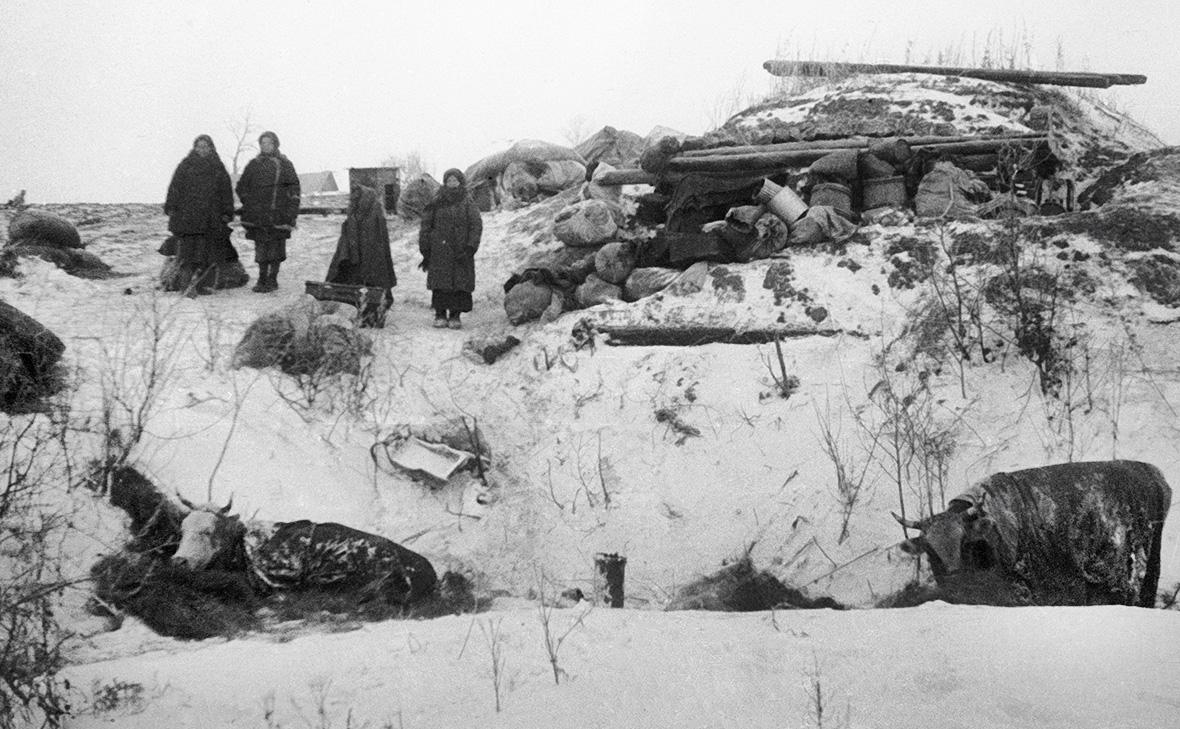 Жители разрушенной деревни&nbsp;в Смоленской области, 1940-е годы