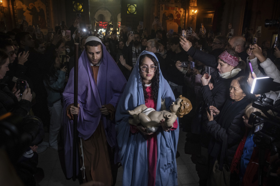 Месса в церкви в Стамбуле.