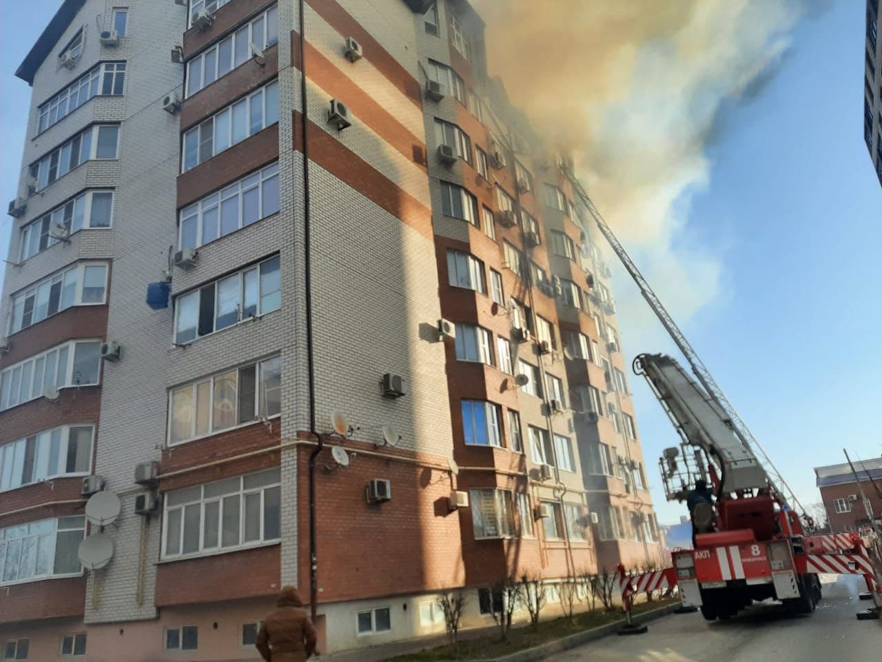 Пожар в многоквартирном доме в Анапе