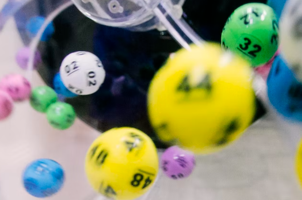 Выигрыш в лотерею: как не потерять большую часть случайного  капитала