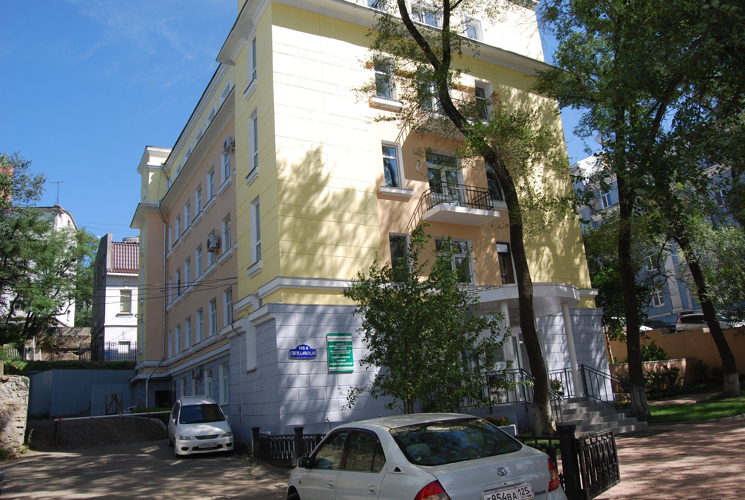 Во Владивостоке «заминировали» несколько образовательных учреждений