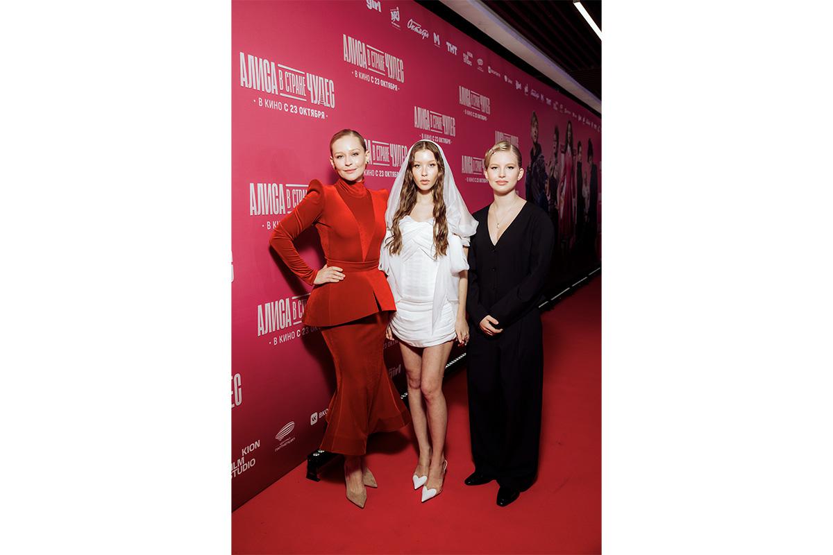 Юлия Пересильд с дочерьми Анной и Марией