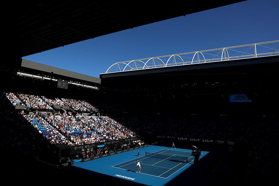 Полуфинальный матч в одиночном разряде между Стефаносом Циципасом&nbsp;и Кареном Хачановым в 12-й день Australian Open, 2023 год
