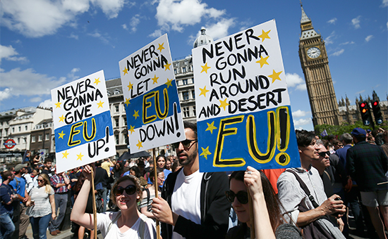 Митинг против выхода Великобритании из ЕС в Лондоне. 2 июля 2016 года


