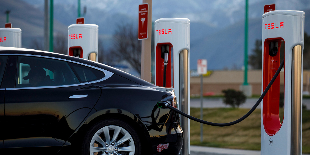 Tesla запустила станцию экспресс-зарядки электрокаров за 15 минут