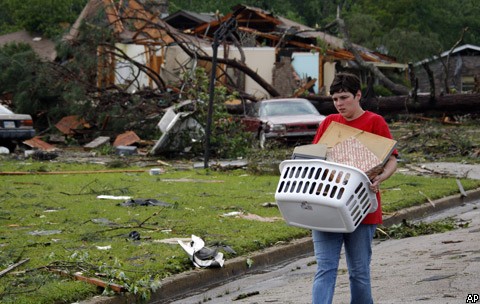На США обрушился торнадо: десятки погибших и раненых
