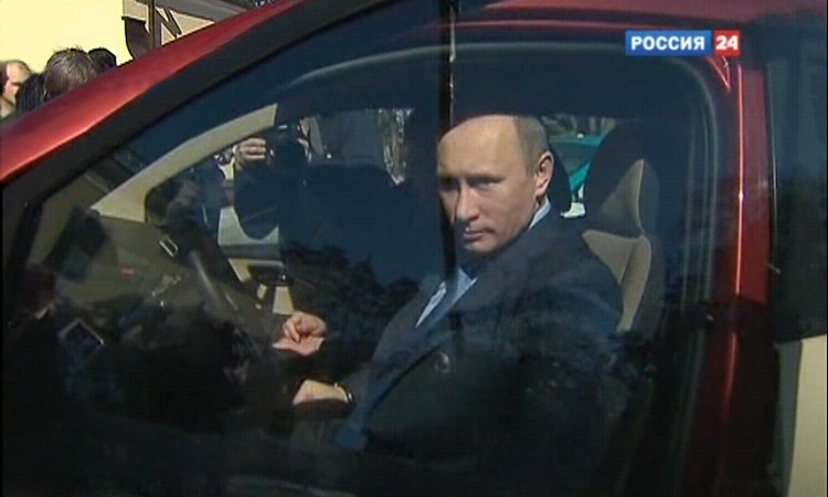 Путин поехал к Медведеву на ё-мобиле