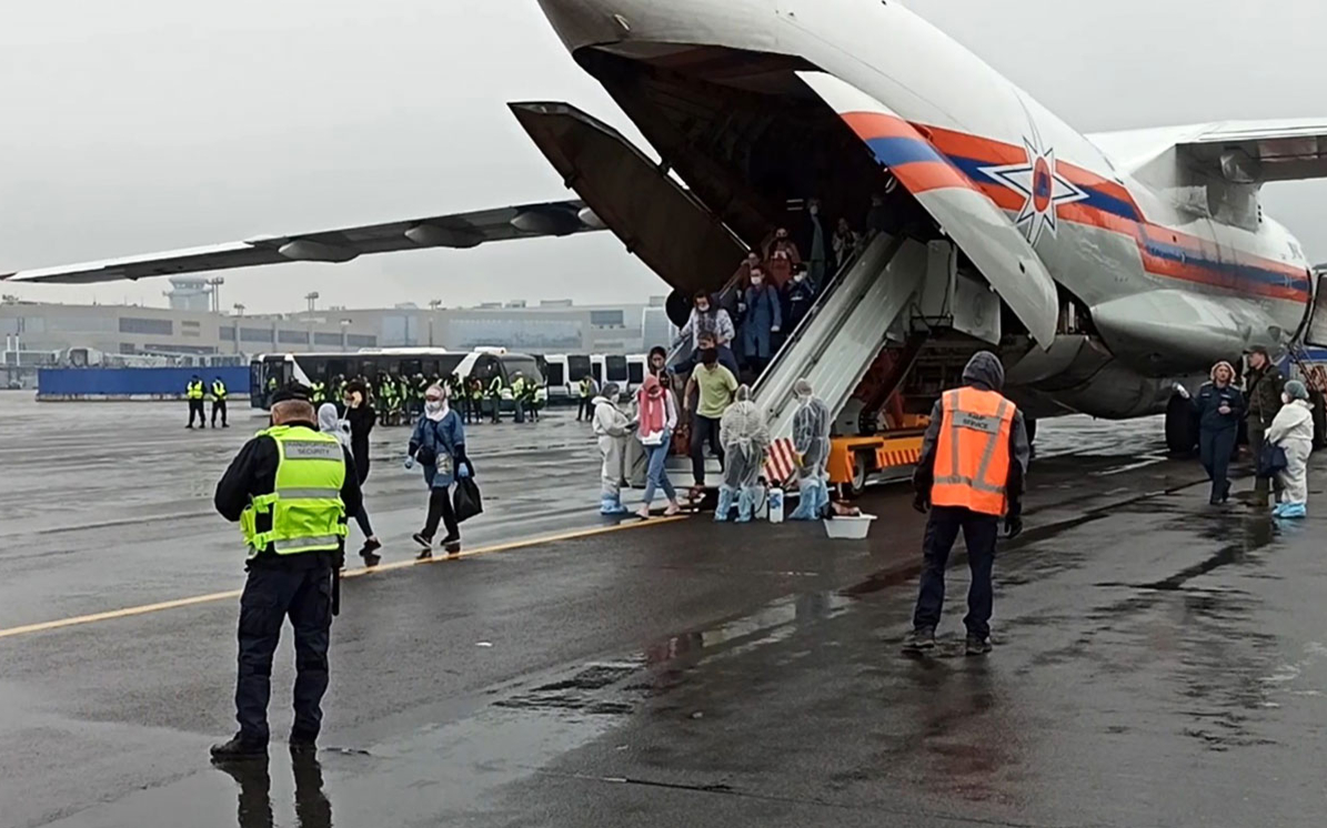МЧС проработает вопрос о новых рейсах для вывоза россиян из Газы