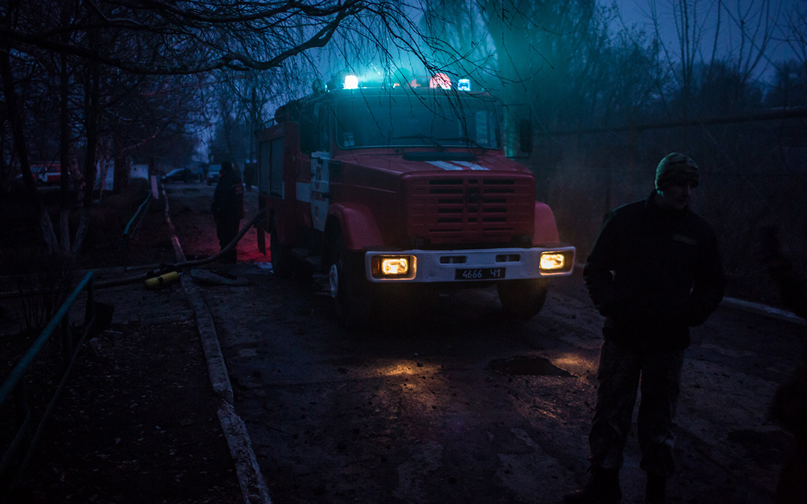 ГСЧС Украины сообщила о возгорании склада боеприпасов в Киевской области