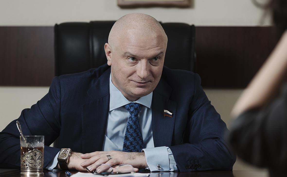 Клишас предложил разработать законы для конфискации имущества Украины