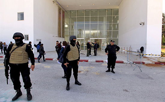 Вход в Национальный музей Бардо в Тунисе, где произошел теракт