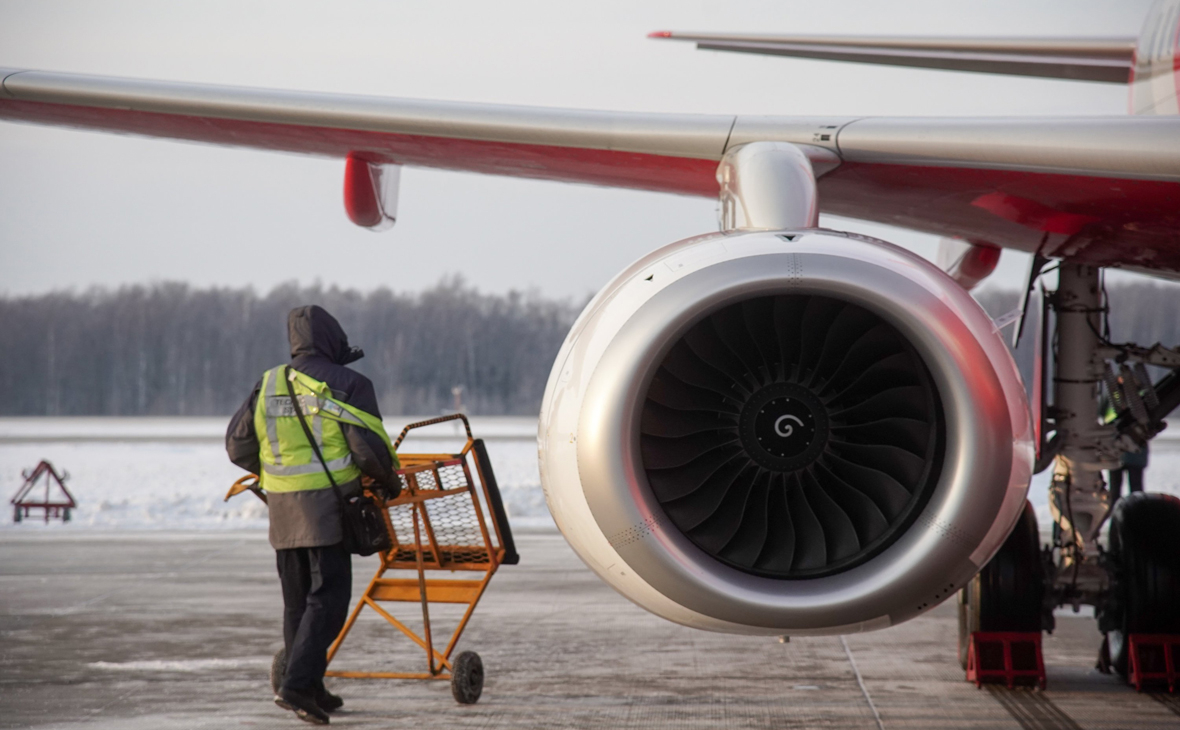 Самолет вылетел из екатеринбурга. Суперджет 100. Sukhoi Superjet 100 фильтры. Екатеринбург Уфа самолет.