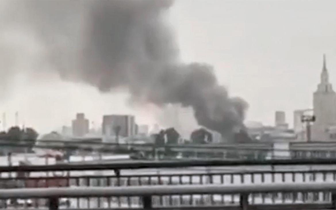 Пожар на площади трех вокзалов в Москве. Видео