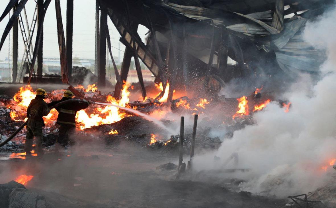 Как выглядит место пожара склада в Ташкенте. Фоторепортаж