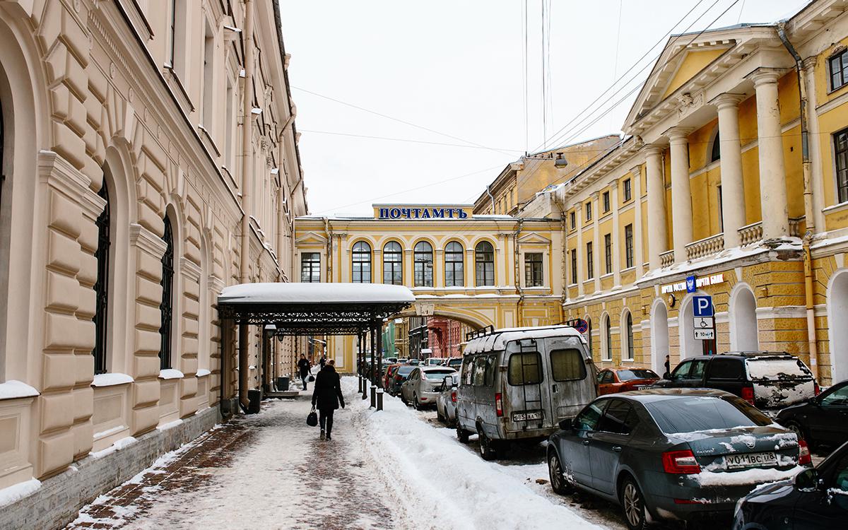Здание Главпочтамта в Санкт-Петербурге
