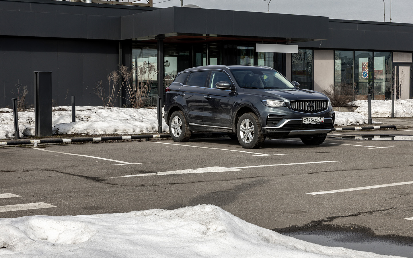 Belgee X70 давно примелькался на российских дорогах и не привлекает к себе внимания. Обычная машина, ни больше ни меньше