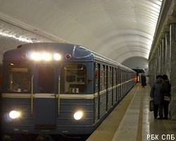 Движение на станции метро Петербурга, где погиб человек, восстановлено 