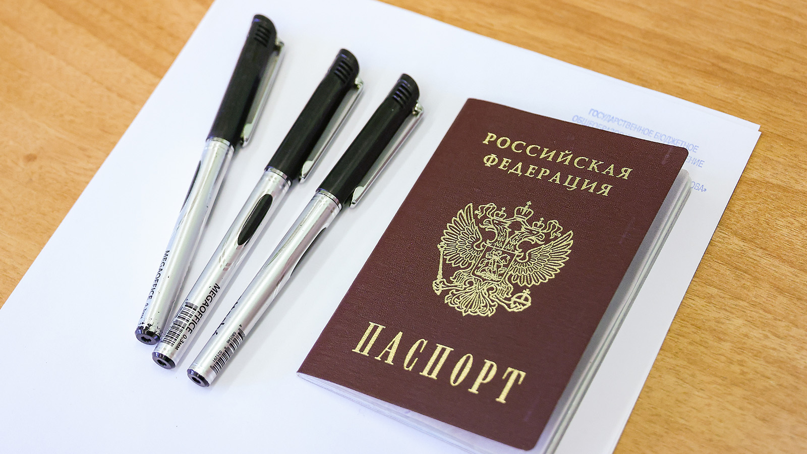 В Самаре школьницу увезли на скорой после сдачи ЕГЭ