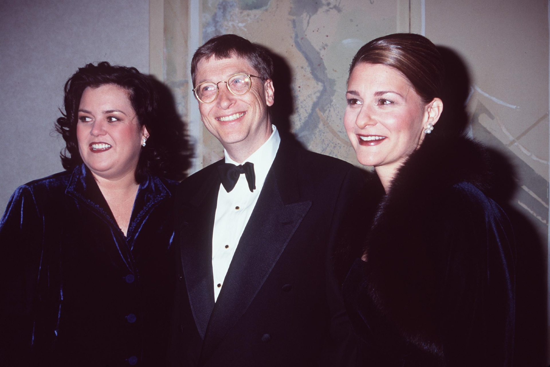 Билл и Мелинда Гейтс с телеведущей&nbsp;Рози О&#39; Доннел в Нью-Йорке, 1998 год