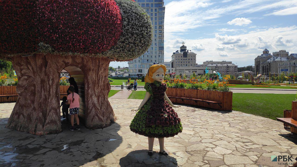 В Казани установят 66 объемных цветочных фигур