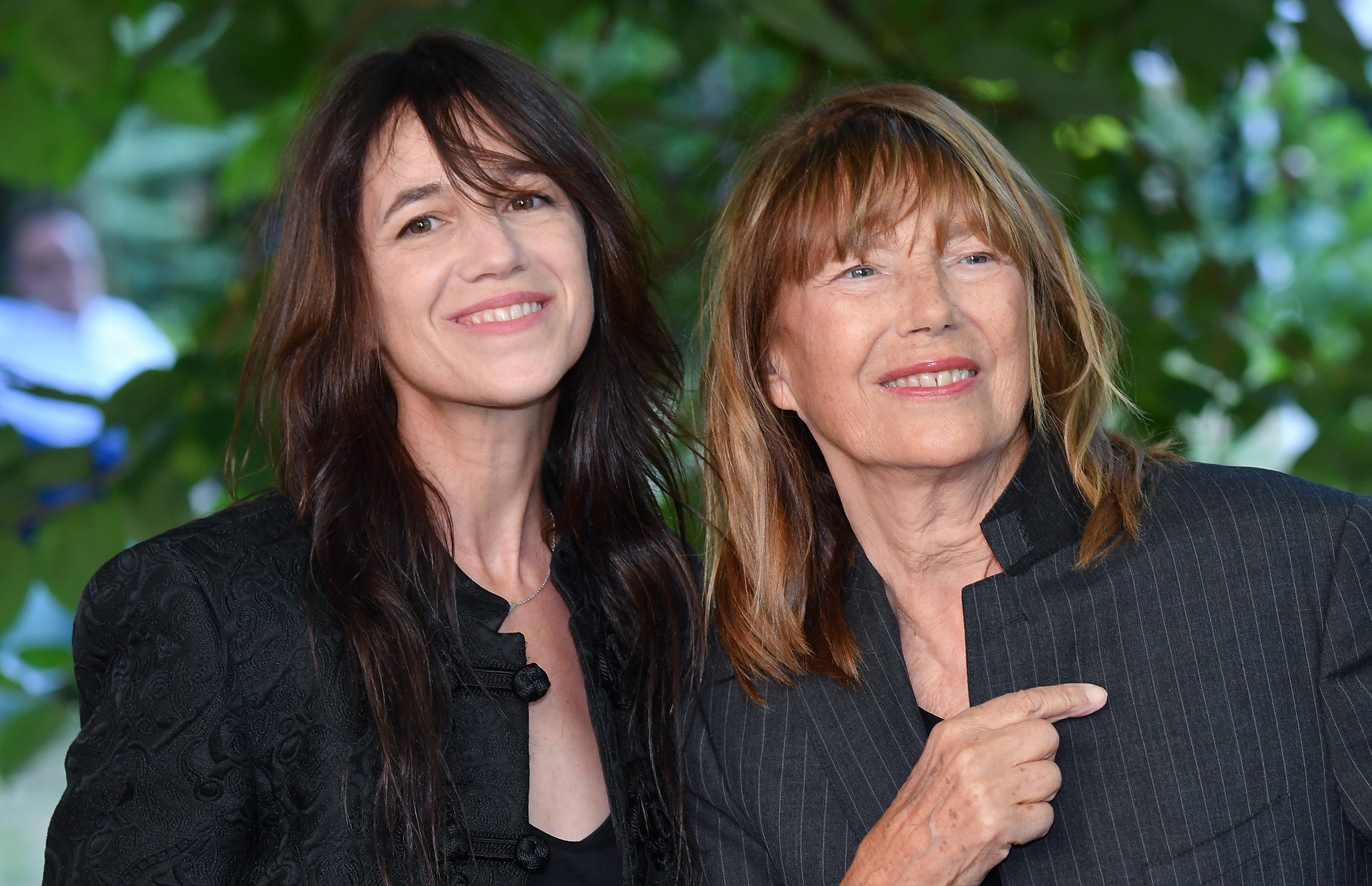 Шарлотта Генсбур и Джейн Биркин&nbsp;на Фестивале франкофонного кино в Ангулеме, август 2021