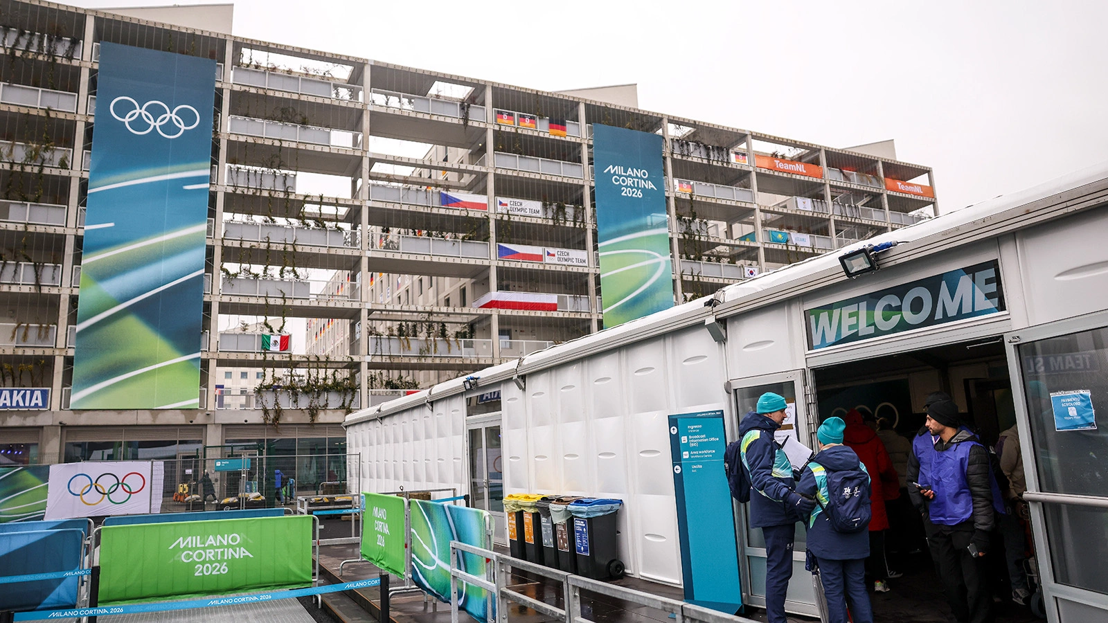 Вход в Олимпийскую деревню, 3 февраля 2026 года, в Кортина-д’Ампеццо