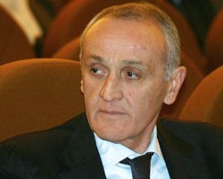 В Абхазии совершено покушение на президента Александра Анкваба
