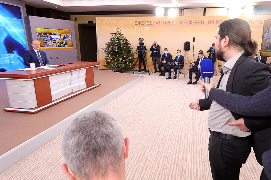 Журналисты президентского пула работали во время пресс-конференции в &laquo;Ново-Огарево&raquo;