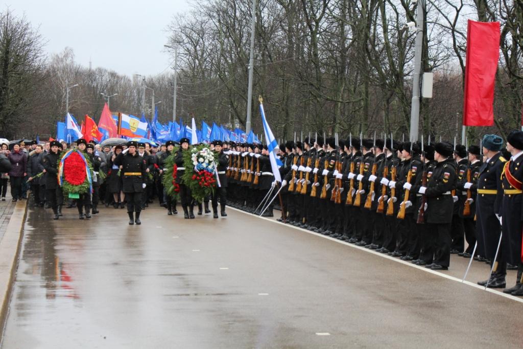 23 февраля в Калининграде ограничат движение