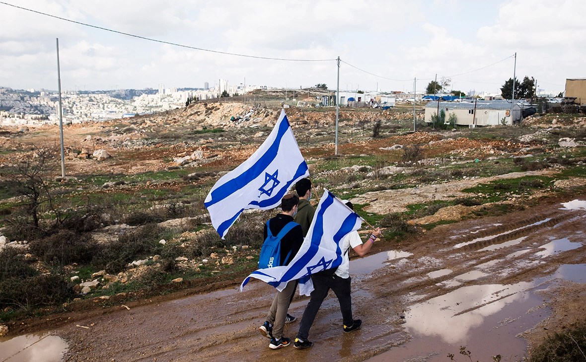 Amir Levy / Getty Images