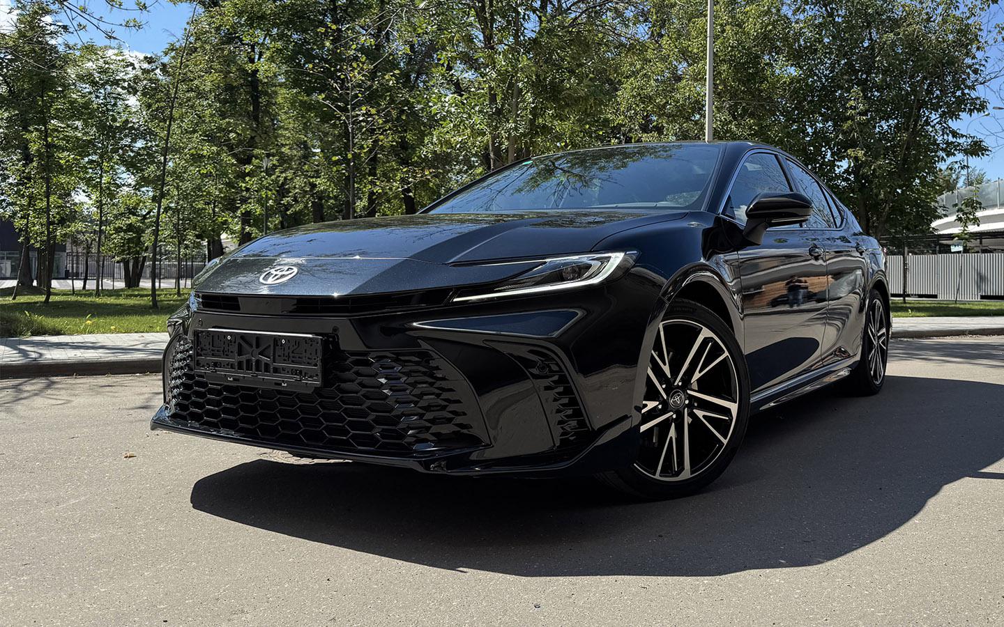 
            Прощай, 3 и 5. Мы поездили на новой Toyota Camry из КНР и очень удивились
        