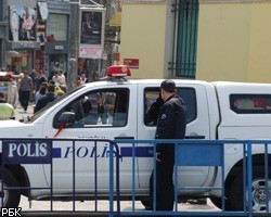 В Стамбуле под полицейским автобусом сработала бомба: 15 пострадавших