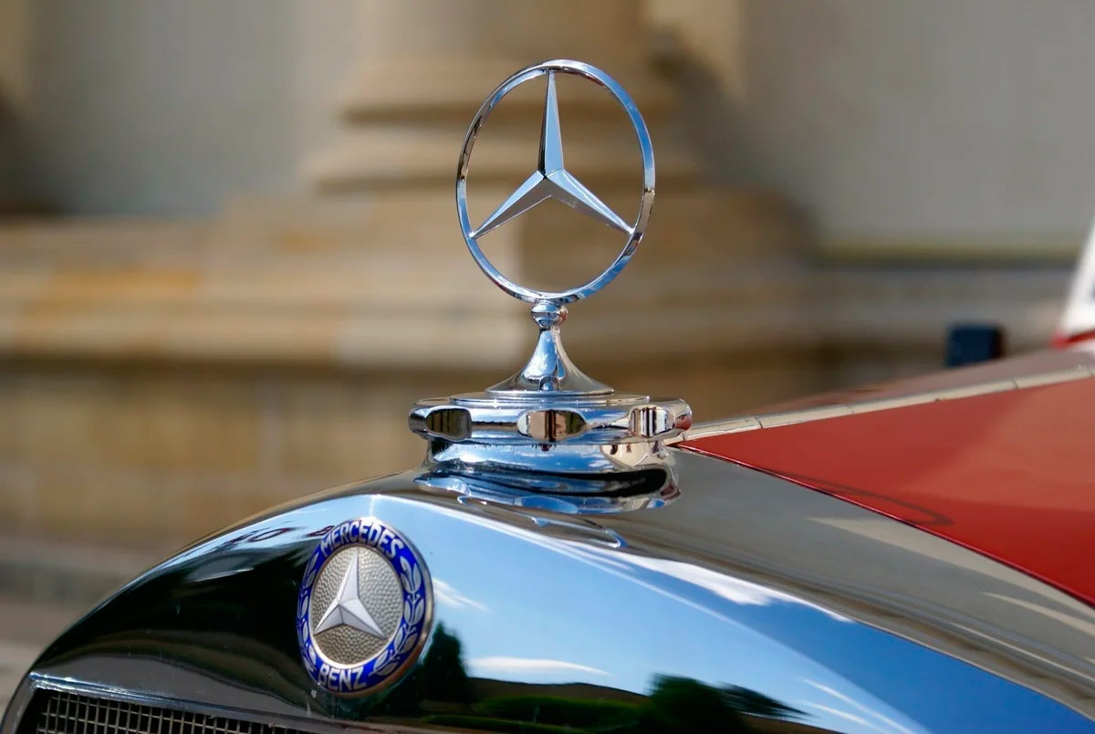Кабриолет Mercedes-Benz 1939 года выставили на продажу за <span class=