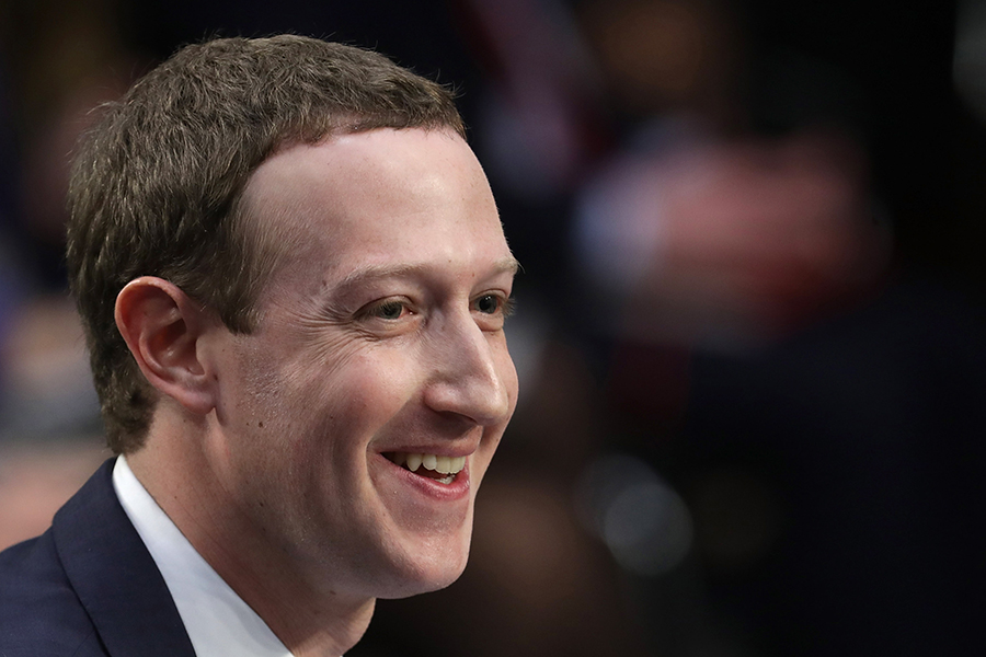 Резкий скачок в списке Forbes совершил соучредитель владеющей Instagram и Facebook компании Meta (признана в России экстремистской и запрещена) Марк Цукерберг. Он оказался на четвертом месте после 16-го годом ранее, а его состояние выросло с $64,4 млрд до $177 млрд.
